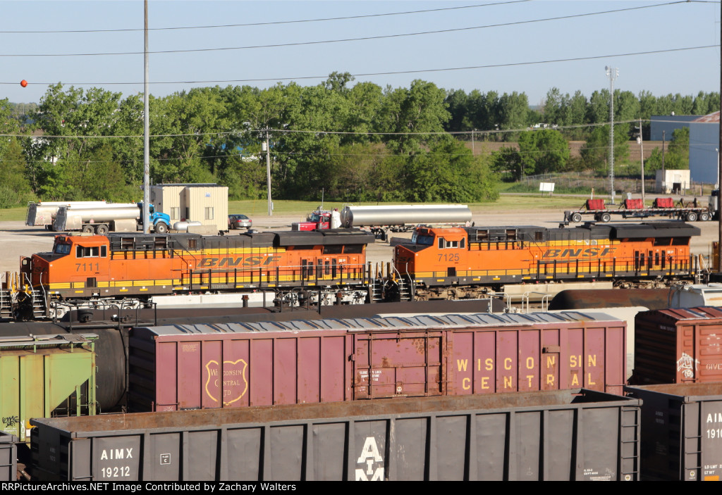 BNSF 7111 7125